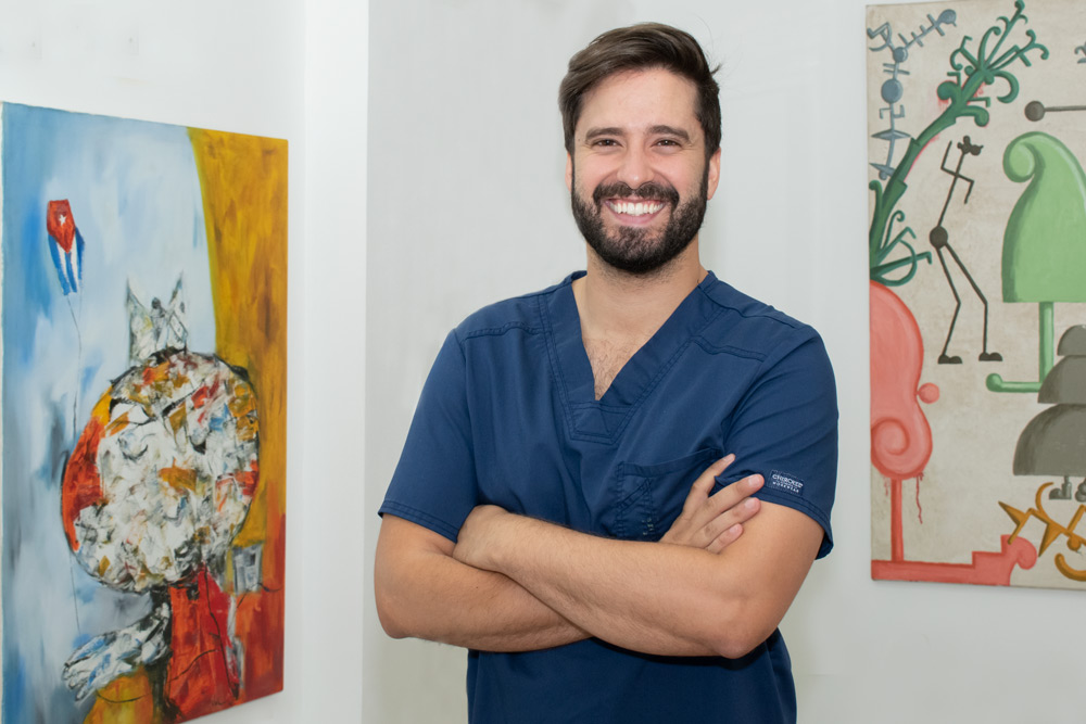 Dr. Víctor Manuel Orozco - Carrasco Clínica Dental Barcelona